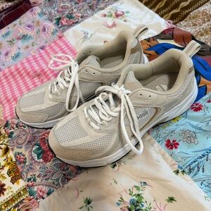 Tan Avia Viral Dad Shoes 9